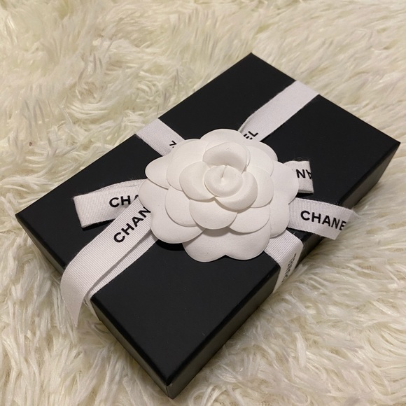 Chanel Classic Zipped Coin Purse - Picture 4 of 16